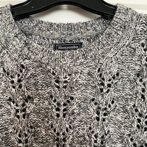 Abercrombie & Fitch Grey Cable Knit Sweater - Size Small